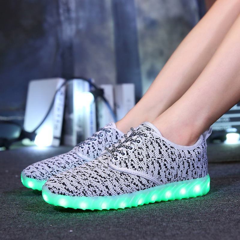 2018 Fashionable colorful led light bulb shoes programmable led light up shoes