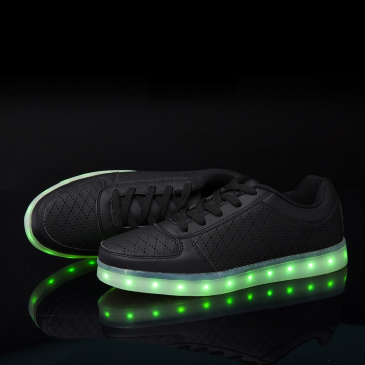 2018 Factory price colorful led shoes with remote control and usb charge