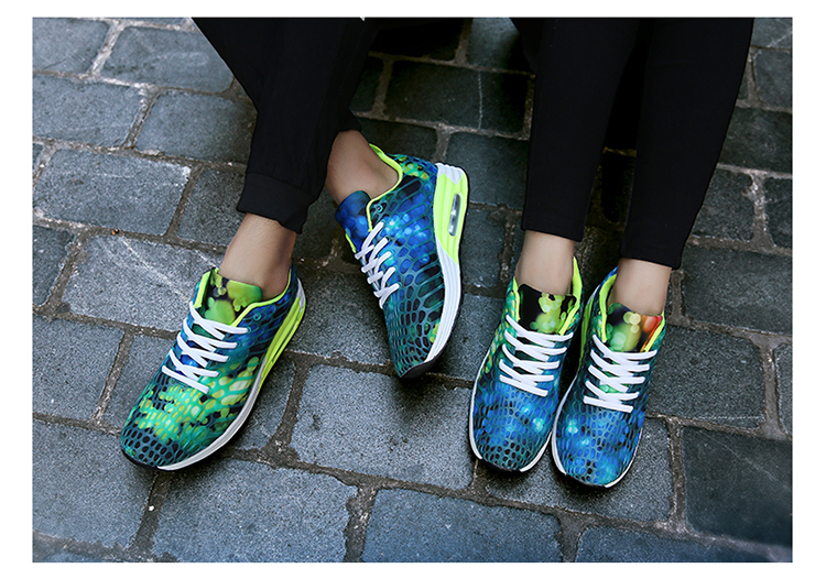 2018 Customized colorful couple casual sport shoes