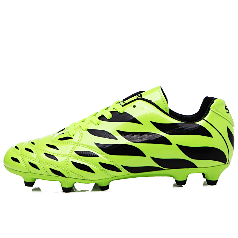 2021 customized  comfortable Pakistan football shoes  outdoor custom soccer sport shoes
