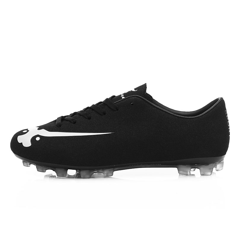 2021 Fashionable classical soccer shoes  factory direct football shoes