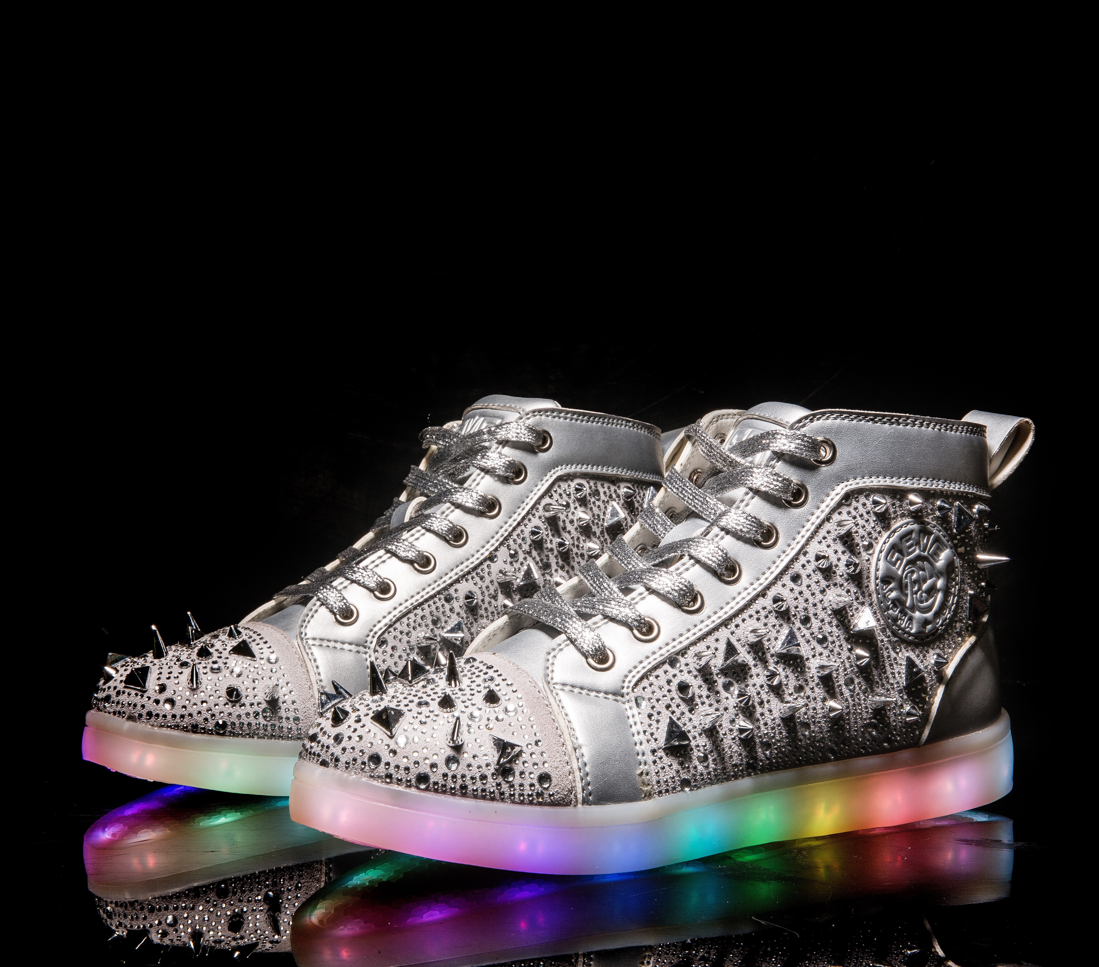2018 Promotional colorful standard led shoes adult