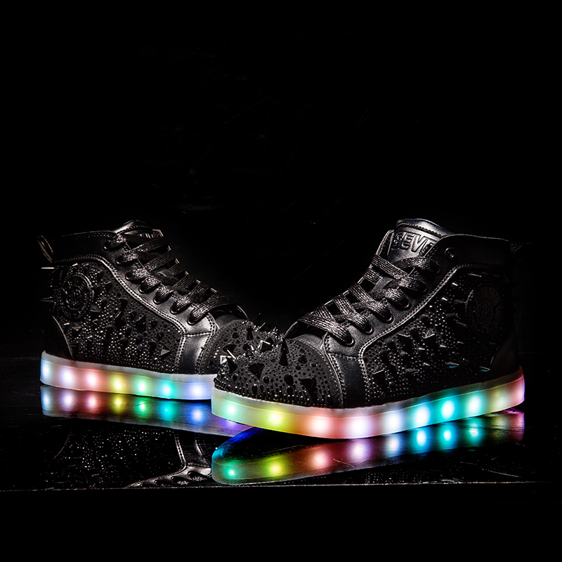 Wholesale china factory price customize led shoes adults  outdoor fashionable  rivet led  shoes